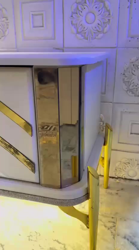 ميز مال بلازمه العرض متر ونص
نوعيه فاخره المجرات لمس
السعر 85 الف

والطبلات همين ثقيلات ونوعيه ممتازه والله مشتريهن غاليات
السعر 65 الف
العنوان ساحة الاندلس شارع النظال
*********** واتس
