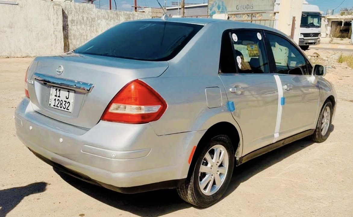 السلام عليكم فيرسا 2008 للبيع (مصبوغة عام وعندي الفديو مالها قبل الصبغ بدون دواخل بدون اي حادث كفالة) كير ومحرك بالشرط تخم تاير جديد صدر امامي خلفي جديد تبريد ثلج رقم بغداد تحويل ثاني يوم السيارة جاهزة وحلوة 68 وبيها مجال بسيط للشراي للأستفسار ***********
