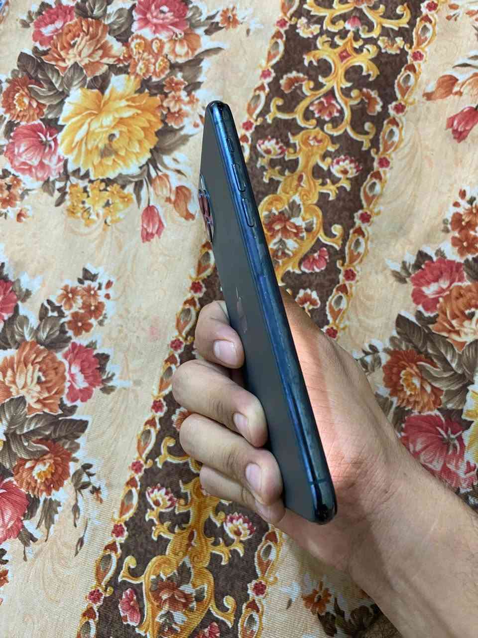 السلام عليكم أيفون ١١برو ماكس بطاريه ٧٤بلاديه ذاكره ٢٥٦نموذج mمبدل فقط شاشه اصليه ٣خيارات *********** السعر ٢٧٥ بي مجال بسيط
