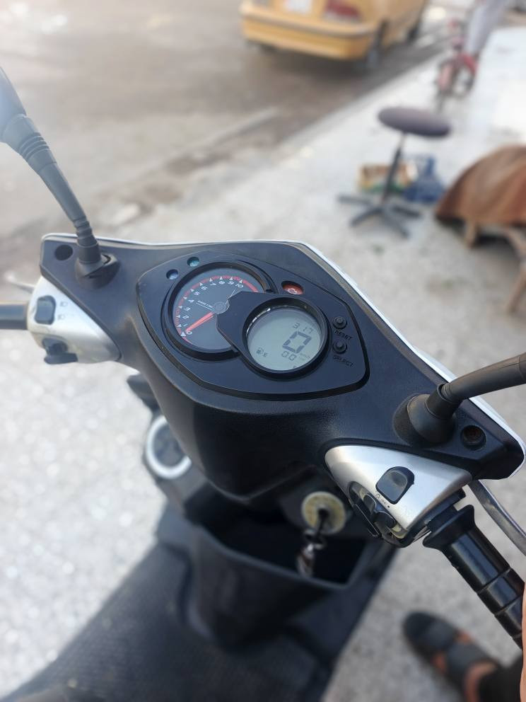 سكنس فحل 140 ابيض نوزل نگرة محرك كلش نضيف تايرات جديدة مكاني بابل حلة شارع التربية الدراجة ب 1.375.000دينار رقم الهاتف *********** الشراي يتصل رجاءا 🏍️🏍️🏍️🏍️🏍️🏍️🏍️ حلة, بابل
