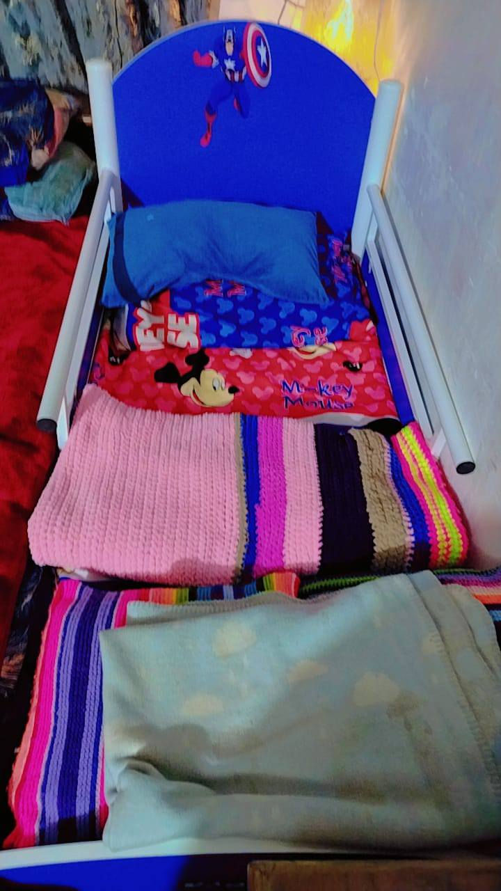 السلام عليكم عندي غرفه نوم للبيع عبارة عن جربايه مال طفل وجربايه خشاب وميز الجربايه عدد 2  وميز المرايه


**إذا كنت صاحب هذا الإعلان وتريد حذفه لأي سبب، رجاءا أرسل رسالة إلى الدعم الفني**