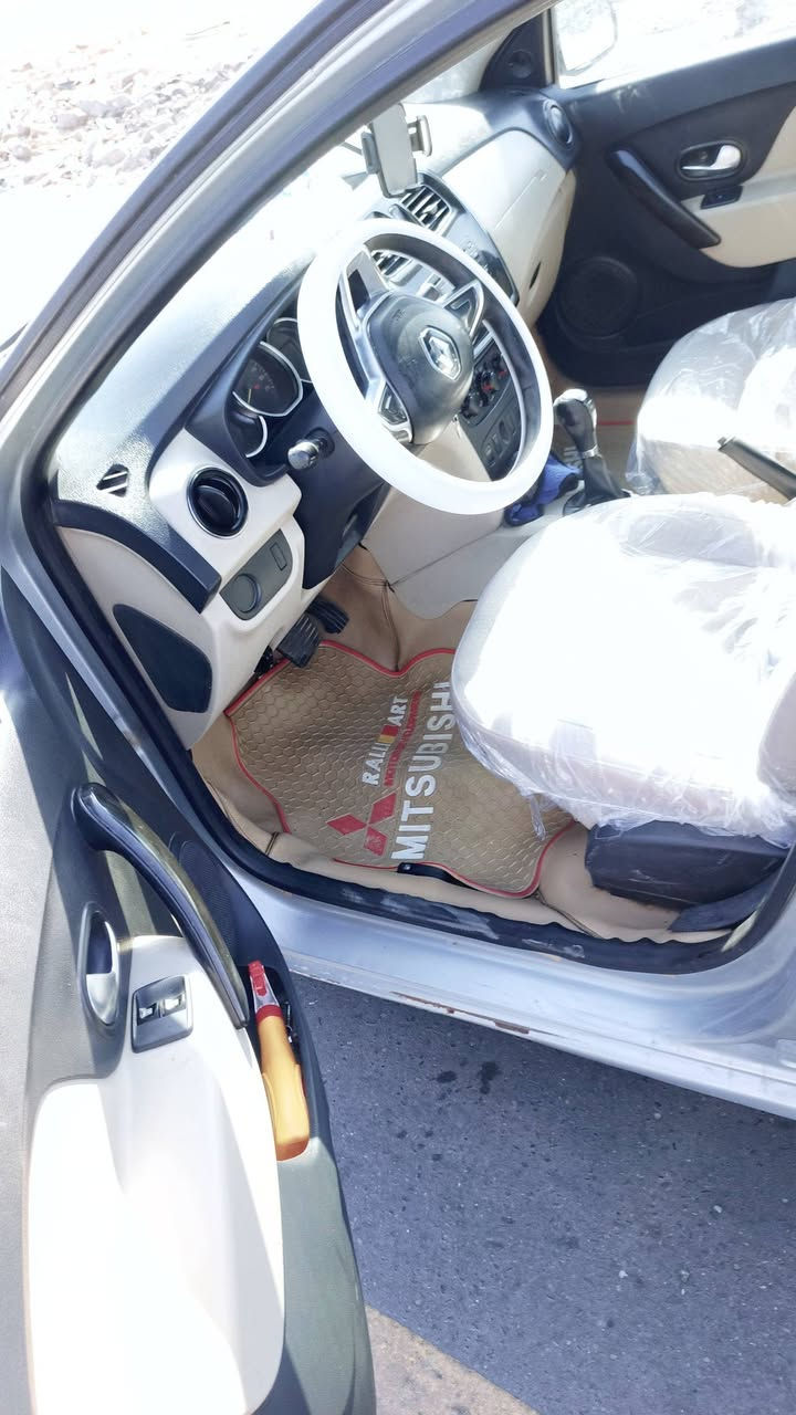 سلام عليكم رينو سمبل سيارت جاهزه من كلشي تبريد حداديه تخم تاير دوشمه مسجل بلادي سياره كفاله من الضربه وصبغ فقط تكحيل وبارد كد شبر وبدايت خيط تبخير فقط سياره جاهزه للخير مديل 2020 بصره سعر 55 
***********

