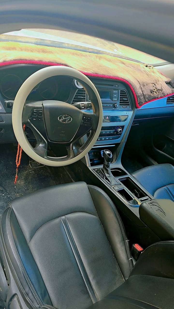 السلام عليكم سوناتا موديل 2017 متؤام شمالي ارقام وسنويه اصليات محرك 2000دوش غاز انسه صرفيه محرك كير تبريد كله كفاله تبريد قطعتين نظام ايكو تقليل وقود مكاني البصره للبيع سعرها 55 وبيها مجال للشراي ***********
