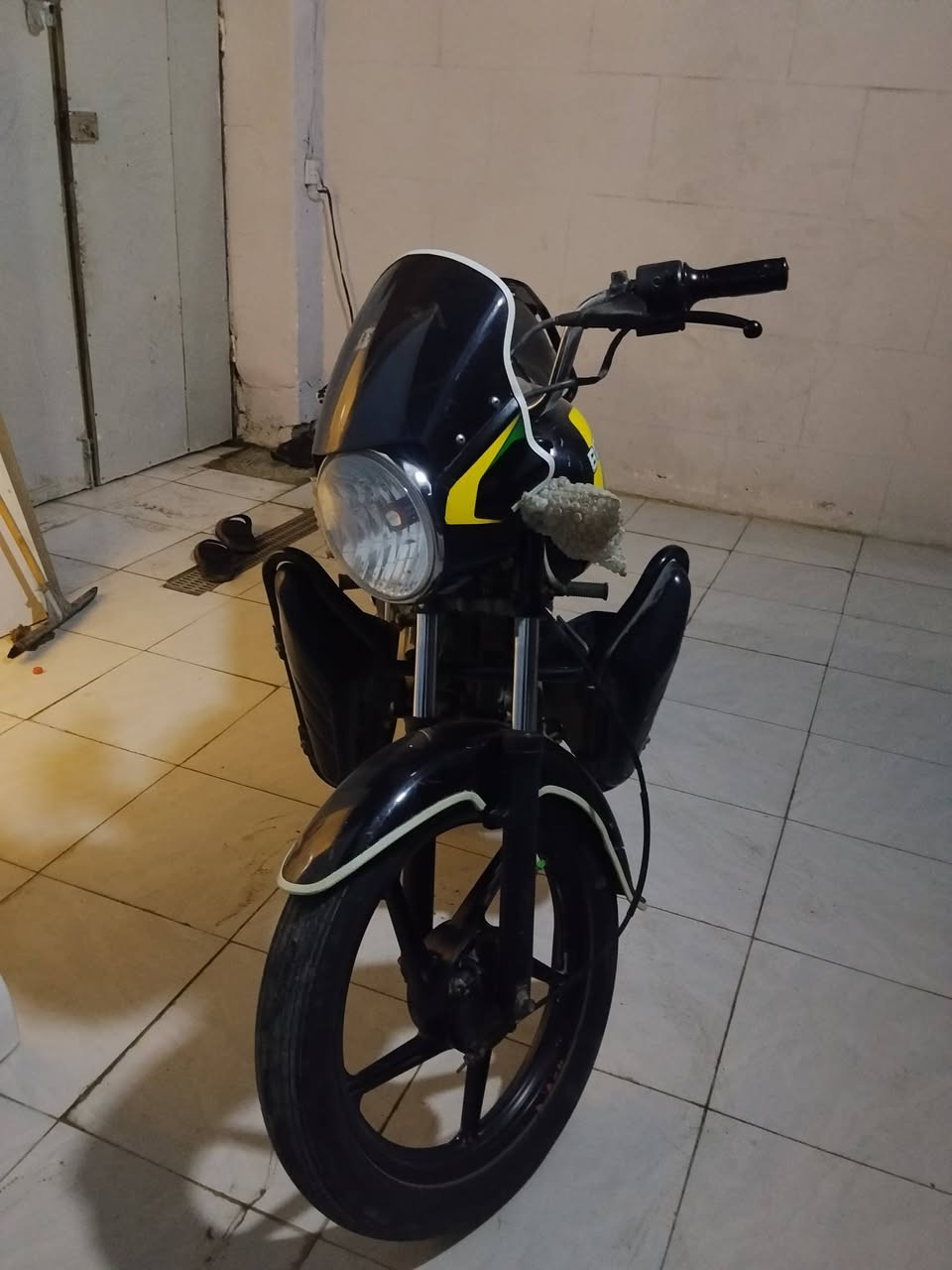 السلام عليكم دراجه بوكسر موديل 23شهر 11دراجه خير من الله كامله
مدينه الصدر السعر 1850وبيه مجال حك الجيه 
***********
