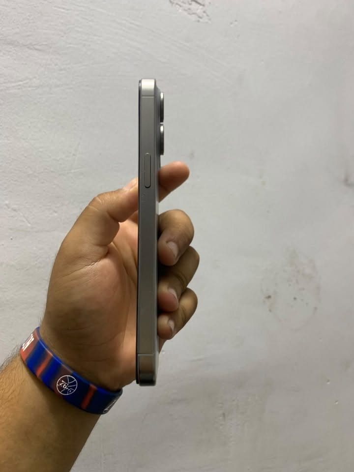 للبيع: iPhone 15 Pro Max (مستخدم بحالة ممتازة)📱
🔹 الذاكرة: [ / 256 جيجابايت]

🔹 اللون: [ تيتانيوم طبيعي ]

🔹 نسبة البطارية: (93)% 🔋

🔹 حالة الجهاز: [ مستبدل شاشة وال ضهر مكسور فقط باقي الجهاز كله شغال)

🔹 الملحقات: [ بدون )

📍 الموقع: [بغداد البياع)

💰 السعر: [675)وبي مجال حك الجيه

📩 للتواصل والاستفسار: واتساب ***********
