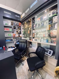 محل للبيع كامل ديكور وبضاعة  بأسم(TiTANIUM) اعلان خارج المحل (لوحة الم...