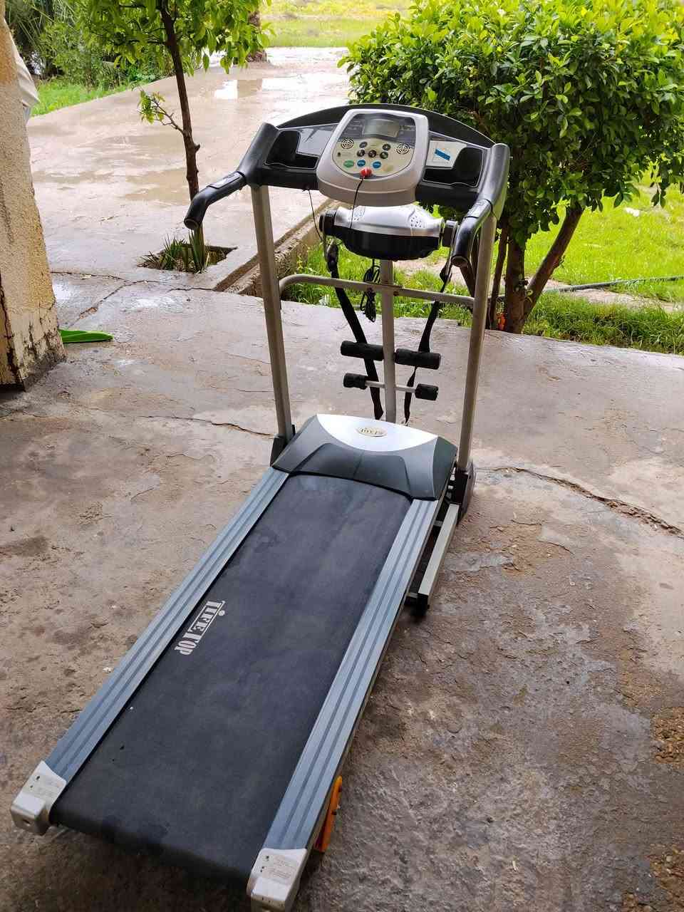 السلام عليكم،، يوجد جهاز جري للبيع استعمال قليل نقص كارت السعر200الف و بيه مجال العنوان بغداد 17سويب للاستفسار الاتصال على الرقم***********او الاتصال على الواتساب نفس الرقم
