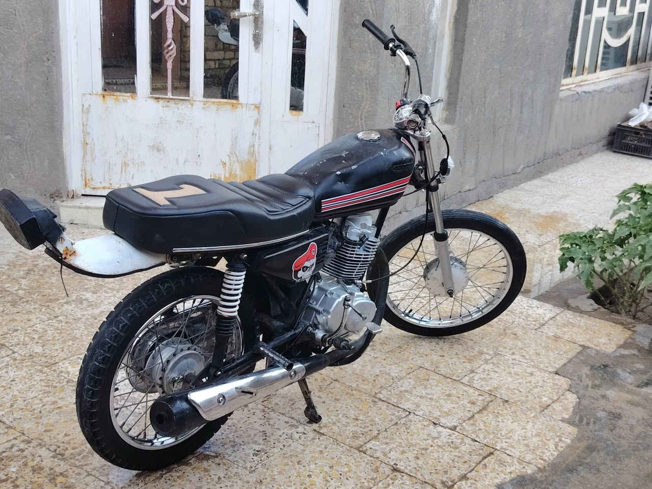 ما تعجبك اطلع كبل لا تعبني وطبلي خاص للبيع  شلامجه محرك ٢٥  شاصي مكفول كفاله عامه هو محرك دراجه ما عايزه شي موجود عل خاص. هاذه رقمي هم يشتري بخدمه *********** دراجه كلك كلك 👍🤍
