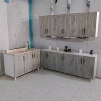 كاونتر خشب تركي HDF قياس مترين وسنك متر وعشرين.  فقط الباب. HDF الهيكل...