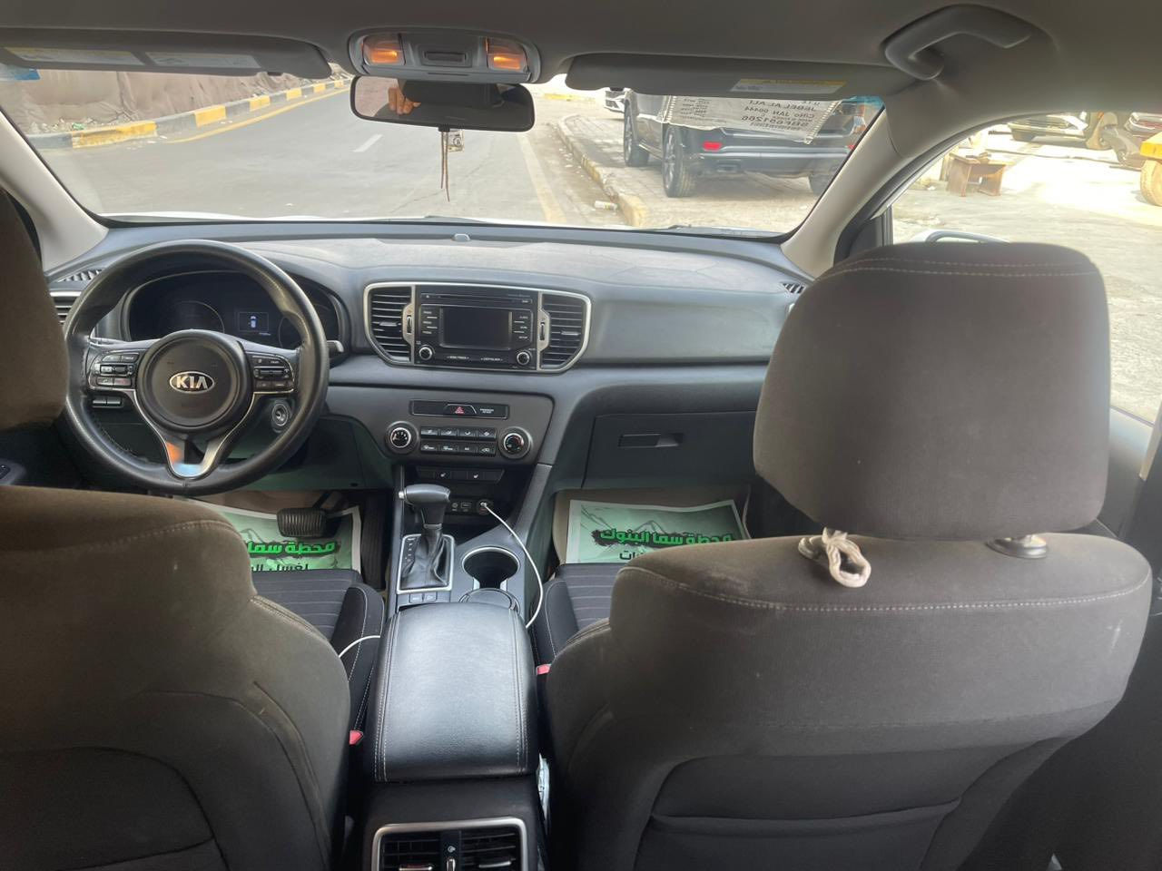 سبورتج ٢٠١٧ وارد امريكي
مكينة 2500GDI
الضرر صبغ نص البنيد والدعامية لا لغرد ولا شاصي حادث خفيف جدا بامريكا
وهنا بالعراق تبديل الباب خلف السايق نفس الليبل بسبب دعمة تكتك
ماشية 77,000ميل
مابيها اي نقص 
السعر 155$ قابل للتفاوض
للاستفسار ***********
غير متواجد ع الفيس
