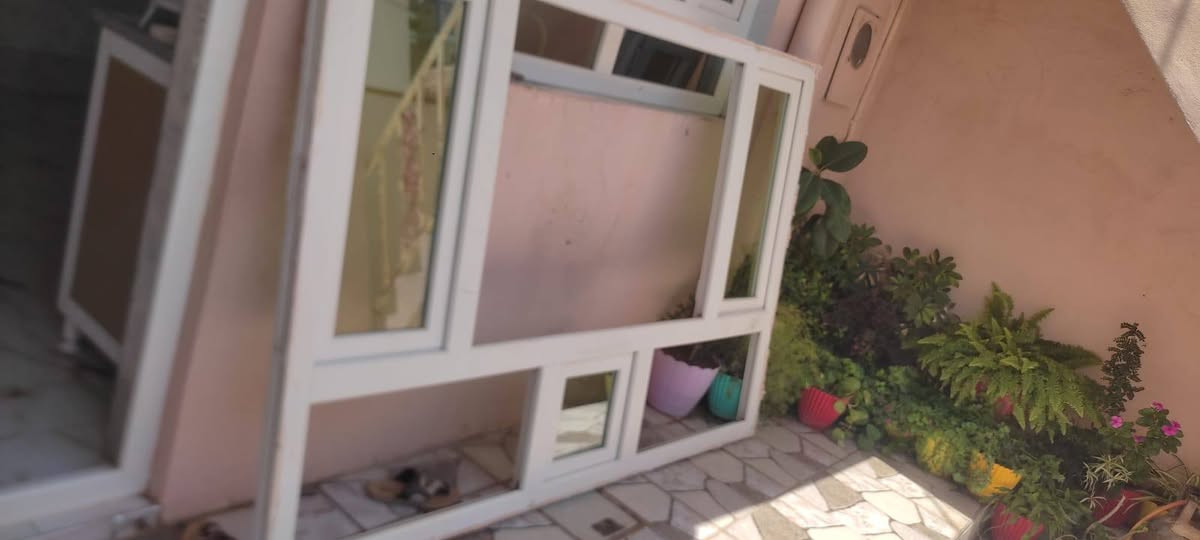 شباك جديدللبيع مع الجام مضلل العرض مترين اوعشرين الأرتفاع متراونص اتصل ***********
