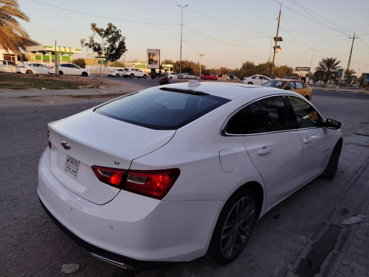 سلام عليكم
ماليبو 
موديل 2023
مواصفات 
1)بانوراما
2)شاشه ابل كار بلي وندرويد اتو 
3)كامره
4)حساسات
5)تبريد قطعتين
6)ويل رياضي 
7)تحكمات ستيرن
8بصمه تشغيل 
9)دخول ذكي بصمه ابواب
سياره فول مواصفات للاخير 
-----------------------------------
ضرر 
اربع قطع
-----------------------------------
كير ومكينه مكفولات
تبريد ثلج 
سياره ماعايزه شي نضيفه 
-----------------------------------
تترقم جميع محافظات 
-----------------------------------
سعر 94 وبيها مجال 
-----------------------------------
عنوان نجف الاشرف 
-----------------------------------
رقم هاتف 
***********
