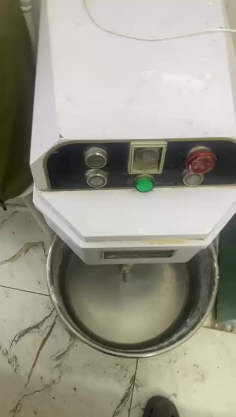 للبيع عجانة حجم 15كم  كهرب سنگل في الموصل
***********

***********
