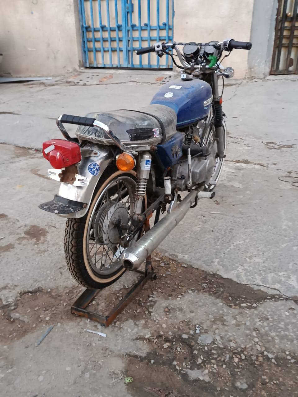 السلام عليكم
دراجه سازوكي خبط للبيع او مراوس ابدايوان نفخ 
كابريته دفن  موديل 1998
دراجه  نكره بكل وقت  محرك 125 مكاني الحله رقمي  ***********
