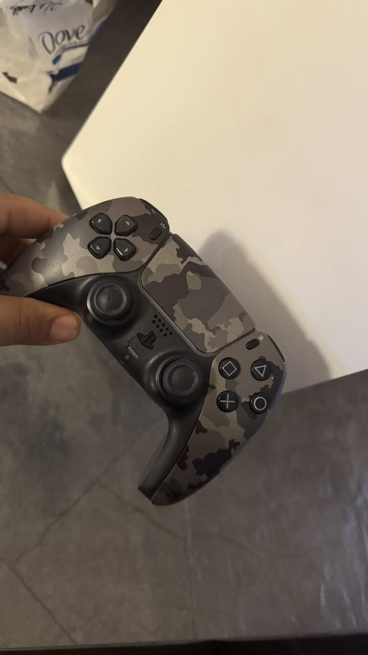 بلي فايف اوربي جديد استخدام قلي ويا جوستك وحده ماته الاصليه استخدام قليل  السعر 650 الف مكاني الطوبجي 
***********
