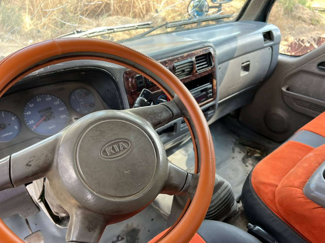 السلام عليكم ام عيون للبيع موديل 2002 مكينه وكير جدد 
ام الحاكيه رقم بصره سياره نظيفه جدا السعر ب57 وبيه مجال بسيط مكان حله الإتصال ‏‪***********‬‏
