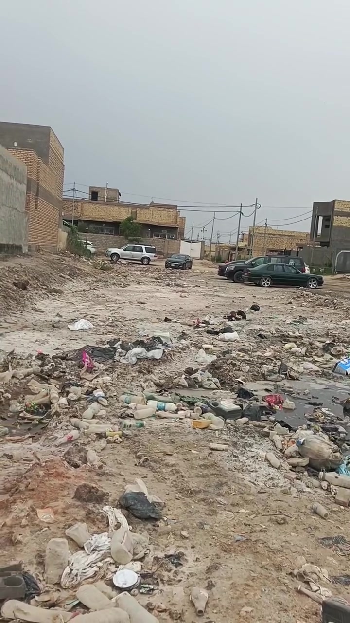 ✅للبيع عرصه طابو صرف
✅المساحة 160م ركن 
✅الواجهة 12.5م *12.75 النزال
✅عرصه مربعه وموقعه كلش حلو
✅تقع على شارع 30م 
✅قرب حي العسكري 
✅خدمات كامله متوفره 

♦️للاستفسار مراجعة مكتب الضامن للعقار الشارع التجاري مقابل منفذ المعرفه أو الاتصال 📞 
*********** واتساب
***********
