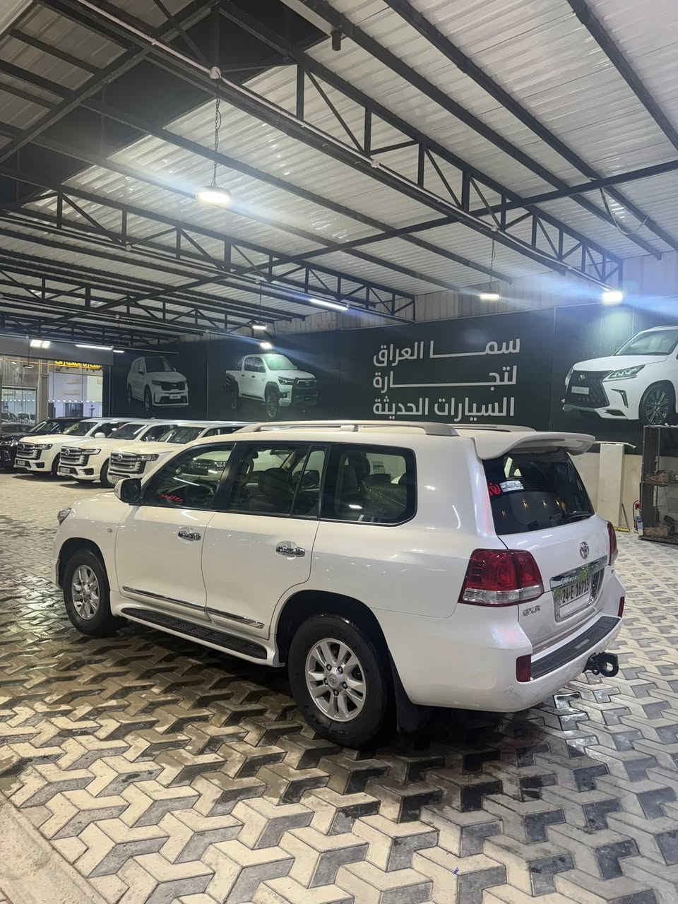 سلام عليكم
لاندكروز GXR 2010 جديدة بلكارتون الي يدورون جديد ومكفول 
بريم فول مواصفات معروفة مواصفات البريم ميحتاج اذكرها 
مكفولة كفاله عامه حتى داعامياتها بلاديه حتى مسجل بلادي موجود
 بيها بارد صغير بلباب و بيها سونار 
ماشية 114 اصل 
رقم جديد وهزة جديدة 
غرفتها نضيفة كلش يشوفها يكول سيارة مديل 21 
سعر 310 
النجف الاشرف 
***********
