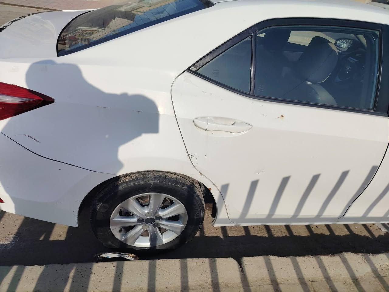 السلام عليكم 
كورلا ٢٠١٥ خليجي محرك ٢٠٠٠ 
سيارة بيها مكانات صبغ ٥ قطع والسونار موجود دواخل مابيها حوض وشواصي مابيها 
تحتاج ترتيبات للكشر وللحدادية 
بيها بصمة وتشغيل عن بعد عمل 
محرك كير تبريد ممتازة 
السونار اخر صورة
السعر ١٠٦ 
مكانها الاعظمية او الكريعات 
***********
