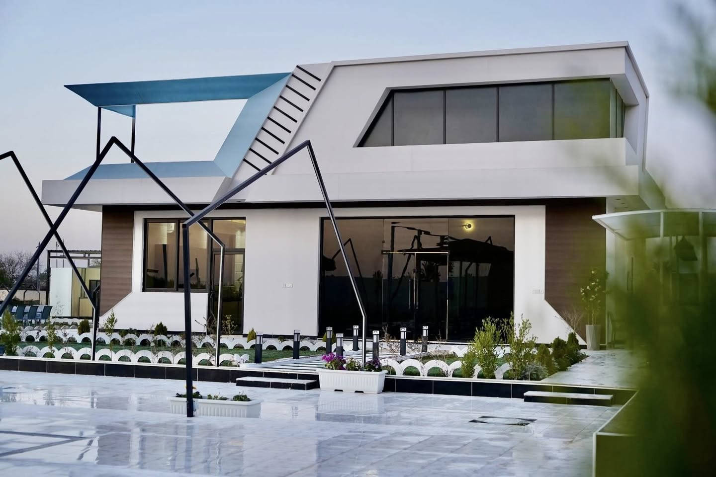 ✨💎 منتجع اللؤلؤة VIP للإيجار اليومي 💎✨
إذا تبحث عن الفخامة والراحة والخصوصية، منتجع اللؤلؤة يوفر لك أجواء راقية ومتكاملة لقضاء أجمل الأوقات مع العائلة والأصدقاء 🌴🏊‍♂️

🌟 جميع الخدمات متوفرة داخل المنتجع:

🔹 مسبح كبير للكبار بتصميم راقي وإنارة ليلية مميزة 🏊‍♂️

🔹 مسبح خاص وآمن للأطفال 🏊‍♀️

🔹 طاولة بليارد فخمة 🎱

🔹 منضدة و فيشة للألعاب 🃏

🔹 ألعاب أطفال متنوعة 🧸

🔹 جلسات خارجية فخمة ومريحة

🔹 مساحات خضراء واسعة وحديقة جميلة 🌿

🔹 إنارة ليلية رائعة تضيف أجواء مميزة ✨

🔹  أماكن استراحة مكيفة ❄️

🔹 حمامات ماستر ومتكاملة 🚿

🔹 مطبخ متكامل للخدمة 🍽️

🔹 مكان مخصص للشواء 🔥

🔹 موقف سيارات واسع 🚗

🔹 خصوصية وأمان تام 🔒

🔹 جلسه مائيه🌊

🔹غرف عدد 2 ماستر 🛏️

🎉 مناسب لـ:

✔ تجمعات العوائل

✔ أعياد الميلاد

✔ المناسبات الخاصة

✔ الرحلات وقضاء يوم ممتع

 للحجز والاستفسار: (***********)

العنوان صلاح الدين قضاء بلد 

علماً ان المنتجع موثق  في تطبيق اجرلي

                💎 منتجع اللؤلؤة…
