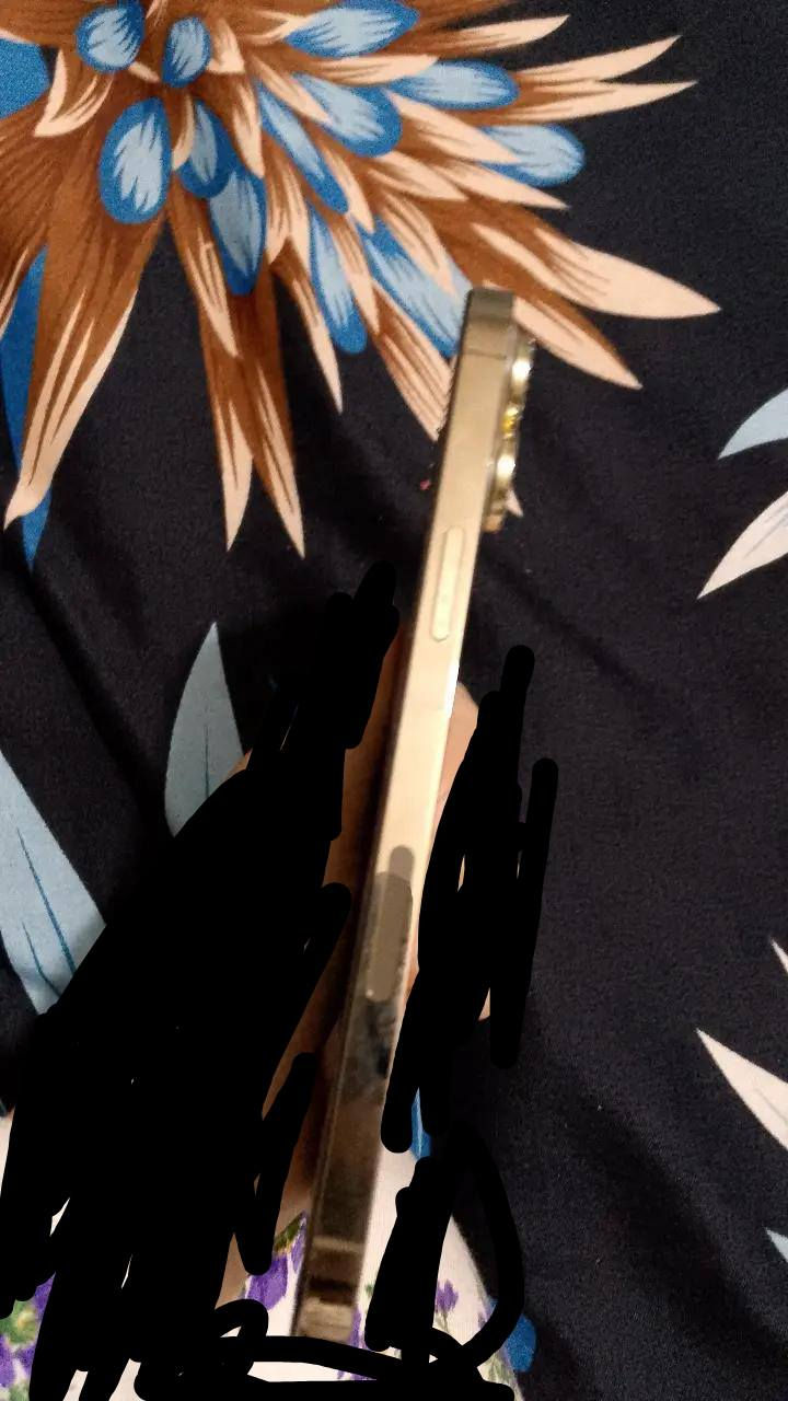 سلام عليكم ايفون 12promaxذاكرة256جهاز نضيف فقط كلاسة مكسورة. وعادي يلمس وميشمر ابد تريد تبدلها تريد تعوفة هيج شاصية شخط مابي مبدل شاشة وبطارية فيس ايدي ميتشتغل بسبب الكلاسة لين مكسورة شحن تكنيك صوت كلشي مفول سعرة 260بغداد زعفرنية ***********
