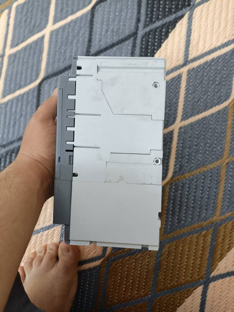 متوفر قاطع ABB 400A  متوفر كميه توصيل جميع المحافظات


**إذا كنت صاحب هذا الإعلان وتريد حذفه لأي سبب، رجاءا أرسل رسالة إلى الدعم الفني**
