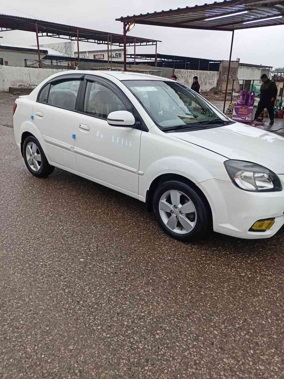 كيا ريو موديل 2012 رقم اربيل جديدة نكليز هازه محرك 16  بدون صبغ بيها برد السعر 104بيها مجال قليل رقم *********** مكان زمار
