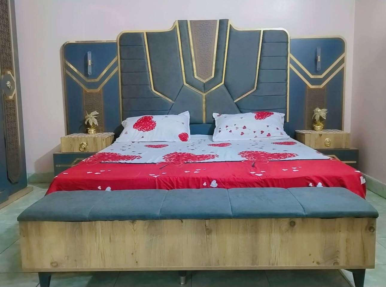 من رخصه الادمن
غرفه اخشاب تركي جديده 
مستخدمه 3 اشهر فقط للبيع
كما موضحه في الصوره 
السعر مليون وميه وبيه مجال 

فلوجه حي الرساله 

للاستفسار  ***********
