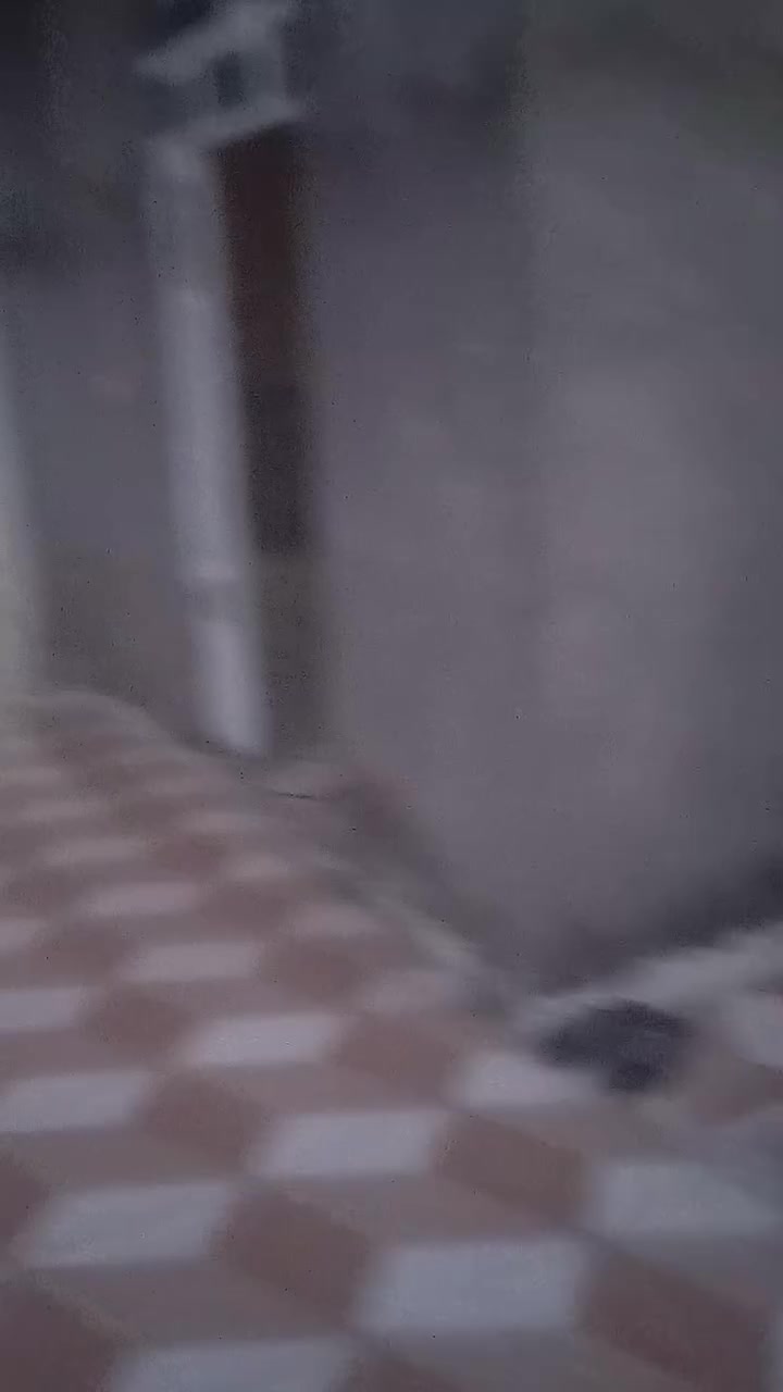 بيت للبيع في شارع 80كربله مساحه 280قريب المحطة ***********
