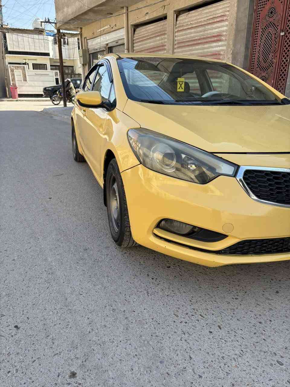 سلام عليكم عارض سياره للبيع
فورتي ٢٠١٤ خادثها بس دعاميات فقط بدون أي تبديل السياره اليبل واحد محرك ١٨٠٠دوش تخم تاير وحداديه كفاله السياره نص فول 
مكاني بغداد 
الرقم ***********
