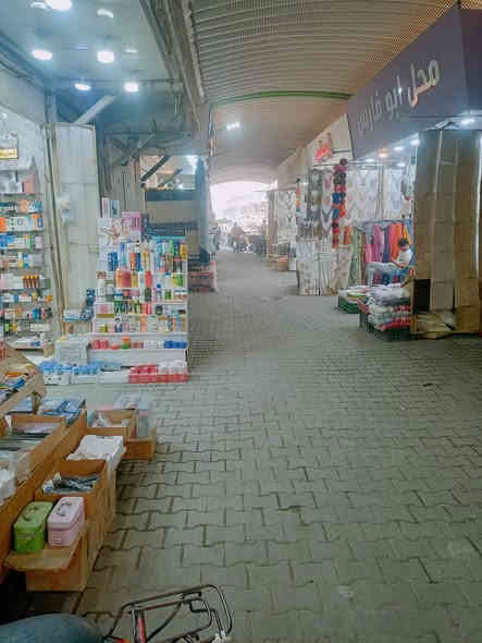 بيت للبيع في الرميثة/ الشرجي شارع النص / سوك ابو عزام للملابس /مساحة 165م / *ملاحظة البيت بي 3غرف غرفتين جوة وغرفة فوك متصلة مع السطح 
للتواصل والاستفسار في الخاص
او الاتصال على الرقم/ ***********
