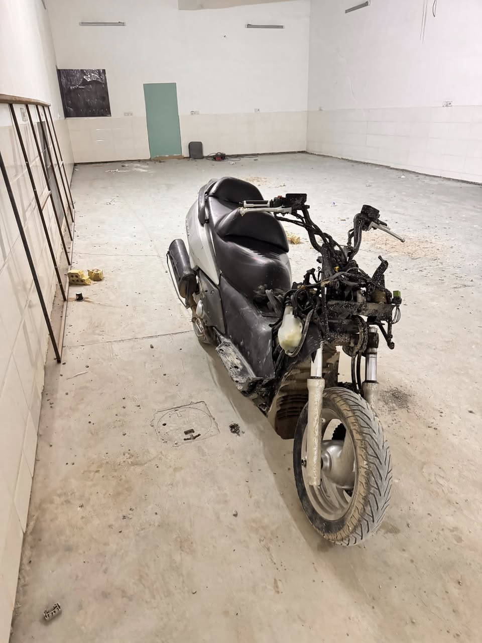 سلفر ونج 600 مكينه كفالة دراجة. جديدة بس مجرد البجم مالتها دبلاتها. الباقي كله جديد ***********
