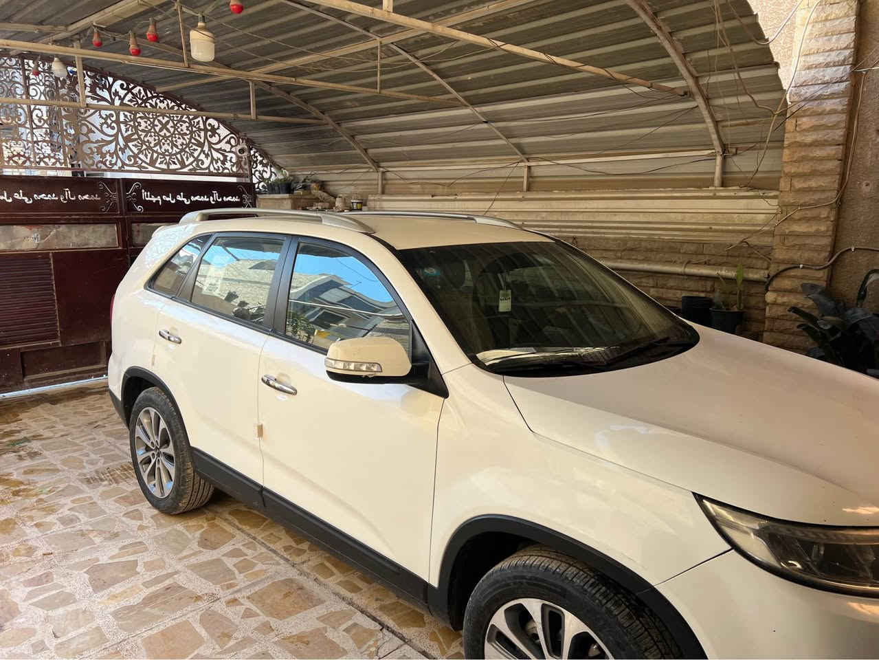 السلام عليكم 
سورنتو موديل 14 
مكفوله فقط تكحيل كرت جاملغ امامي + خلفي 
السيارة فول موصفات ماعدا البنرورما
مكينه + كير + تبريد. خير من الله 
سياره عندي من ٢٠١٥ لحد هسة ع ايدي 
السعر 179  
مكاني بغداد. المشتل 
موبايل *********** بغداد, العراق
