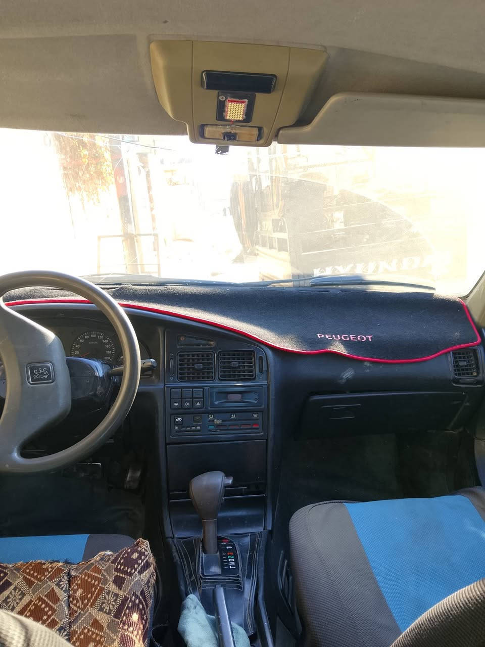 سلام وعليكم سياره بيجو روى للبيع  موديل 8 محرك ونجي كير اوتوماتيك سياره جاهزه كير محرك شرط رقم بغداد الماني كربون شرط ما مسجله شرط الوكاله والتحويل السعر 21 وهذا رقمي ***********ــــ ***********
