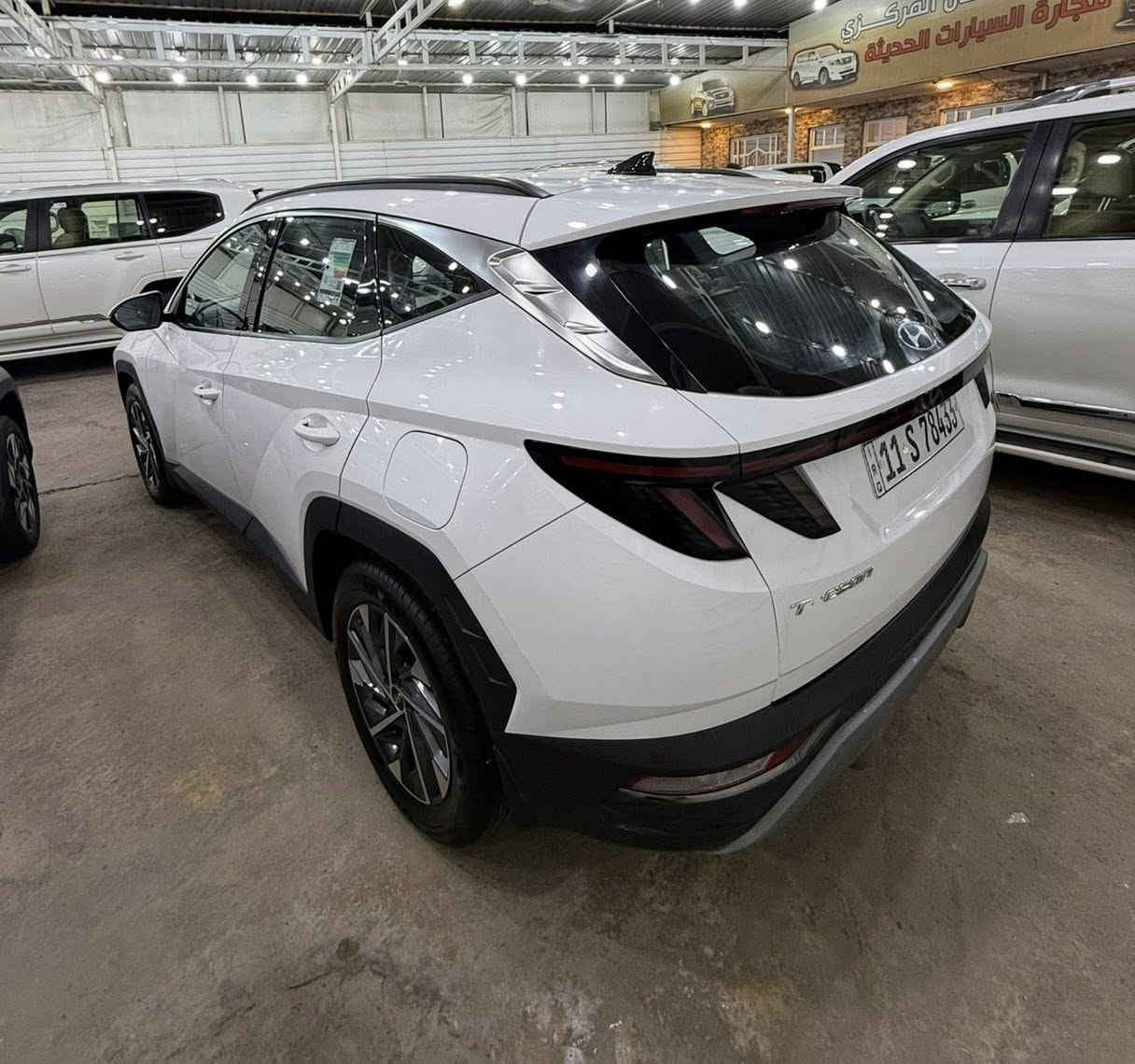 🌹🌹تحية طيبة🌹🌹
توسان 2024 خليجي 
بيه طخة بسيط نصبغ ربع البنيد وشبر بلجاملغ 
موضحة الطخة بلصور 
ومكينة مبدل بيه راجز 
فول مواصفات قمارة حديد 
ماشية 50 الف كيلو 
رقم بغداد الجديد 
السيارة اي نقص مابية 
سعرها 183 ورقة او مراوس 
وترهم مقدمة 130 ورقة بس سعر يختلف 
عنواني بغداد معارض الكريعات 
***********
