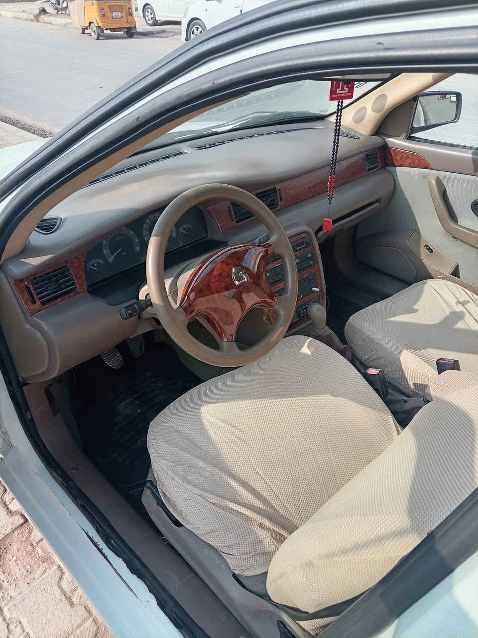 سمد موديل 2010 سياره كفاله بيه بس دوس وهلاات معمره كير مكينه خير من الله حداده جديده سنويه جديه سعر ٤٣ بيه مجال ***********
