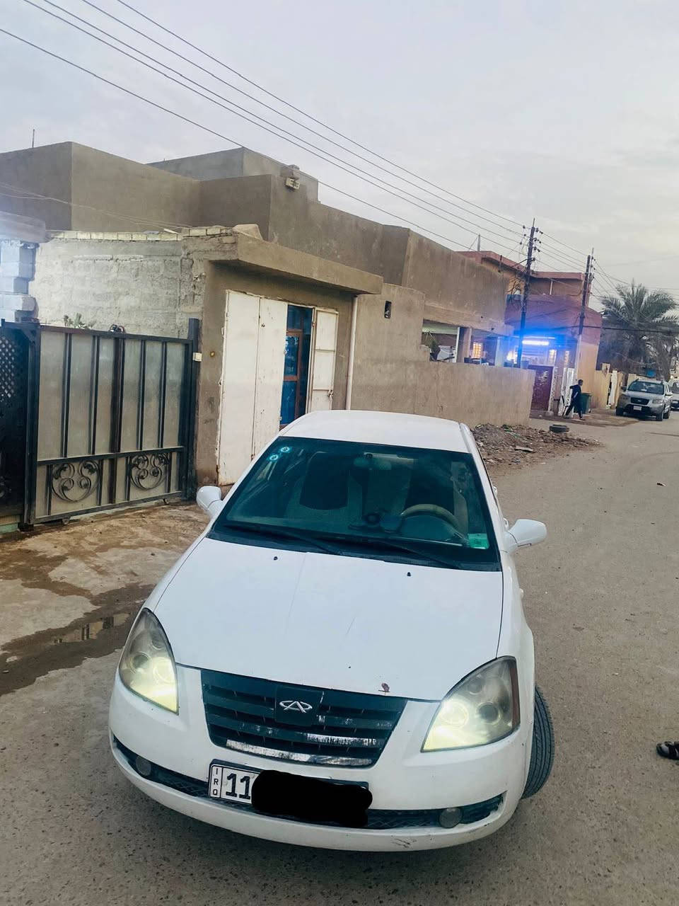 سلام عليكم للبيع A5 موديل 8 رقم بغداد دولي هزه وسنويه جديده بسمنه مصفره من الغرامات
مكينه كير  لاتبخير ولاتنقيص 
ماشيه 172
سياره بلاديه تكمها شواصيها الغودها حوضها كل نضيف وبدون ضربه 
 بيه تكحيلات بالكشر بسيط اثر خياس 
غرفتها نضيفه دوشمه وكاعيات جدد 
تدفئه وتبريد ثلج
 كهربائيات كلها شغاله وبلاديه
 سنتر لك جام اتو يصعد وينزل 
لايت عالي ناصي عدسه كهربائيه بلوجكترات ضبابي
تخم تايرات ودسكات جدد 
السعر 40 بيها مجال للشراي 
مكانها بغداد دوره
الاستفسار على الرقم ***********
