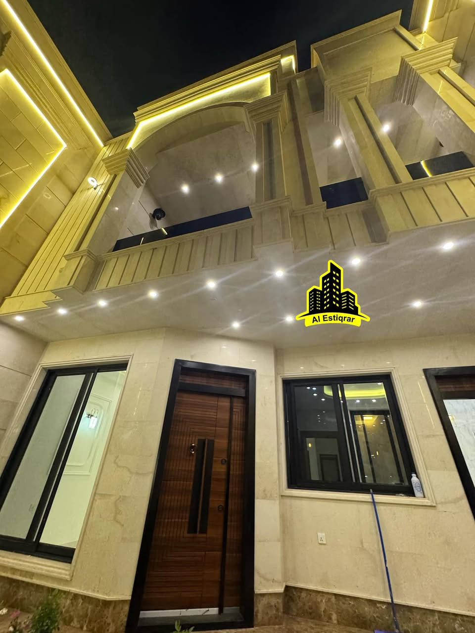 � للبيع حصراً لدى شركة عماد الاستقرار للمقاولات والتطوير العقاري🏠 
📍 الموقع: بغداد – السيدية – مربع الضباط
 ✳️ دار سكني راقٍ بمواصفات متميزة
 ✳️بمساحة 160 متر  واجهة 8 متر وبنزال 20 متر 
‼️الدار يتميز بـ:• بناء مودرن بأحدث التفاصيل المعمارية
• 5 غرف نوم “سويت”
• هول حولي واسع + استقبال أنيق
• واجهة مرمر بتصميم هندسي مميز
• أرضية مرمر فخم
• ديكورات داخلية متكاملة
• ألمنيوم تركي الصنع (سلايد ومفصلي)• تنفيذ دقيق بمعايير هندسية عالية
✨ الدار جاهز للسكن الفوري ✨

🏠لمعرفة السعر ارسل كلمة "الاستقرار" برسالة على الخاص ويصلك الرد فورا

📞 للاستفسار والتواصل:
• أبو علي الجنابي: ***********
• علي الجنابي: ***********
📍 موقعنا: السيدية – شارع الضباط – قرب دائرة الكهرباء الاستقرار… ثقة تُبنى … خبرة متطورة

  #شركة_عماد_الاستقرار_للمقاولات_والتطوير_العقاري #عقارات #عقارات_السيدية #العراق #عقار  #عقارات_بغداد #عقارات_الكرخ #عقارات_السيدية_الجادرية_العرصات_الكرادة_زيونة_شارع_فلسطين
