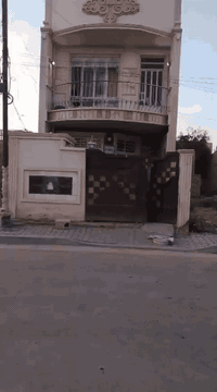 سلام عليكم بيت 100متر للبيع
طابو ملك صرف يتكون البيت من طابقين يحتوي على ثلاثه
غرف نوم وحمامات عدد 2 مطبخ صاله عنوان الحسينيه مال راشديه مصقط قرب عمارة مصري سعر 62 بي مجال بصيط 
***********
