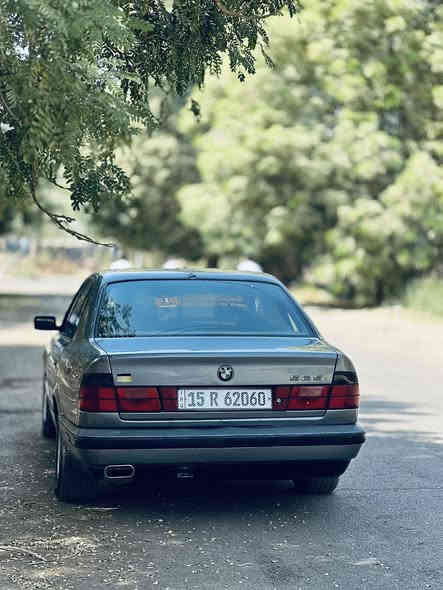 سلام عليكم 
بيئم ٥٢٥موديل ١٩٩١
محرك مسكر فانوس 
كفاله كير محرك 
تخم تاير جدد 
سياره باسمي تحويل ثاني يوم 
سنويه جديده إلى سنه ٢٠٢٧ 
سياره حلوه ونصبته حلوه 
يحتاجلها ترتيبات بسيطه 
يحتاجلها صدر امامي فقط 
وبيه معجون ب البنيد وتعديل ل دعامية موجوده صوره 
والجاملغ الخلفي من جه السايق بي ضربه بسيطه 
السعر ٥٥وبي مجال لشرايه اتصل على الرقم 
 مكاني بغداد ***********
