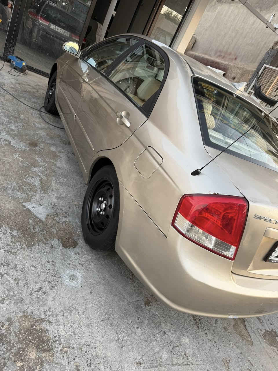 سلام عليكم سبكترا لبيع موديل 2007 رقم بغداد بسمي رقم جديد وسنوي جديده سياره مصبوغه حزام اثر  جراد مكيه 2000 مكينه وكير مكفولات لا صرف ولا بهار تخم تاير جديد باتري جديد تبريد شغل صدر خلفي امامي جديد سعر 83 وبيعه مجال شي قليل مكاني ديالي بعفويه التحري ***********
