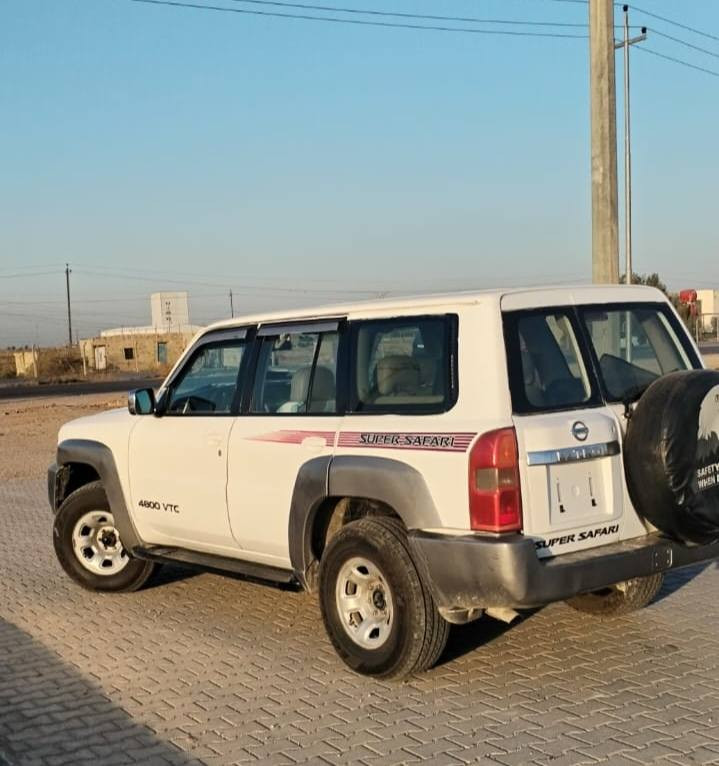 السـلام علیکم 
نيسان باترول 2008 للبيع محرك 4800 كير اوتماتيك  محرك و كير بلاديات حداديه جيدة دفع رباعي شغال تخم تاير جديد  تبريد شغال  معاملتها كامله واصله للمرور  للستفسار ***********
