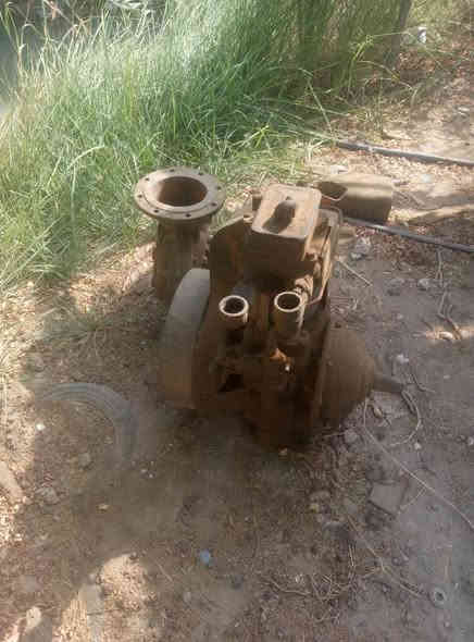 سلام عليكم اخوان يوجد ماطور ابو العشره تبريد هوه جاهز بس القاعدة مال الشاصي خربانه خنزيره خير من الله وياه هوز ابو السته 7متر  وياه مذب ومصفي جاهز السعر 275الف قفل المكان ذي قار الغراف ال سهلان رقم المبايل ***********
