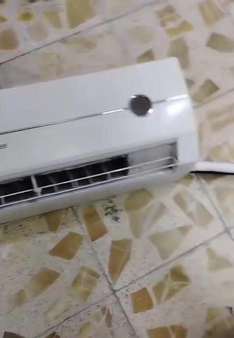 سبلت كري عاطل
٢ طن هو وابواريه كامل
موجودين فقط على هذا الرقم ***********
