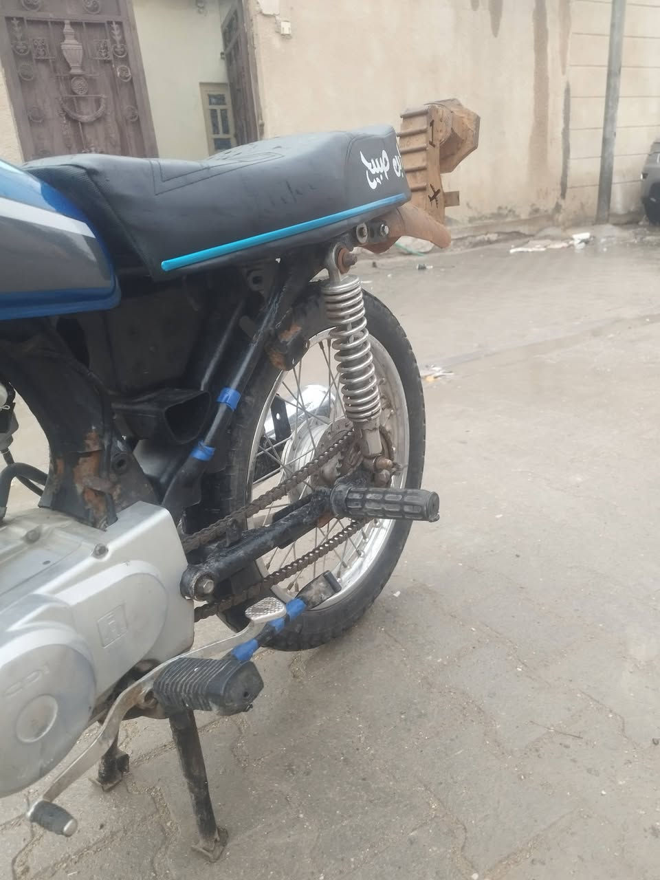 السلام عليكم دراجه للبيع ادواو نهضه تخبل دراجه كلش حلوه طيران شلعتهه تخبل فصلاهه حلوه سعر 450 وبيهه مجال رقم الاتصال ***********
