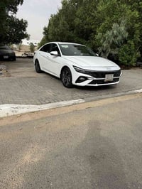 النتره خليجي مكينه 2000 مديل 24 فول مواصفات سياره كفاله عامه فقط بارد ...