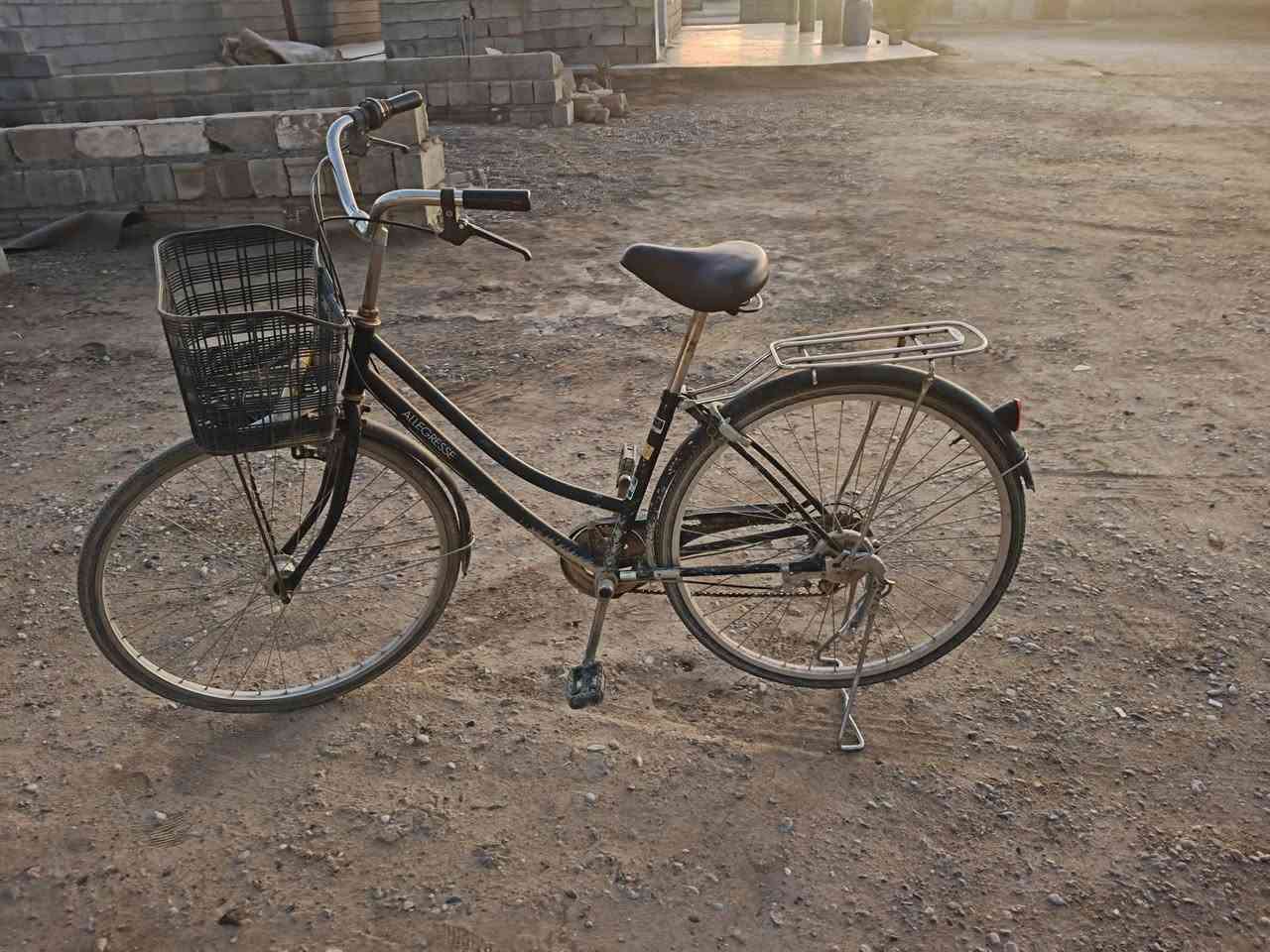 السلام عليكم
بايسكل للبيع حجم 27 گير حساس ثلاث تبديلات نضيف بس تصعد السعر 70 وبيها مجال للشراي اتصل ***********
