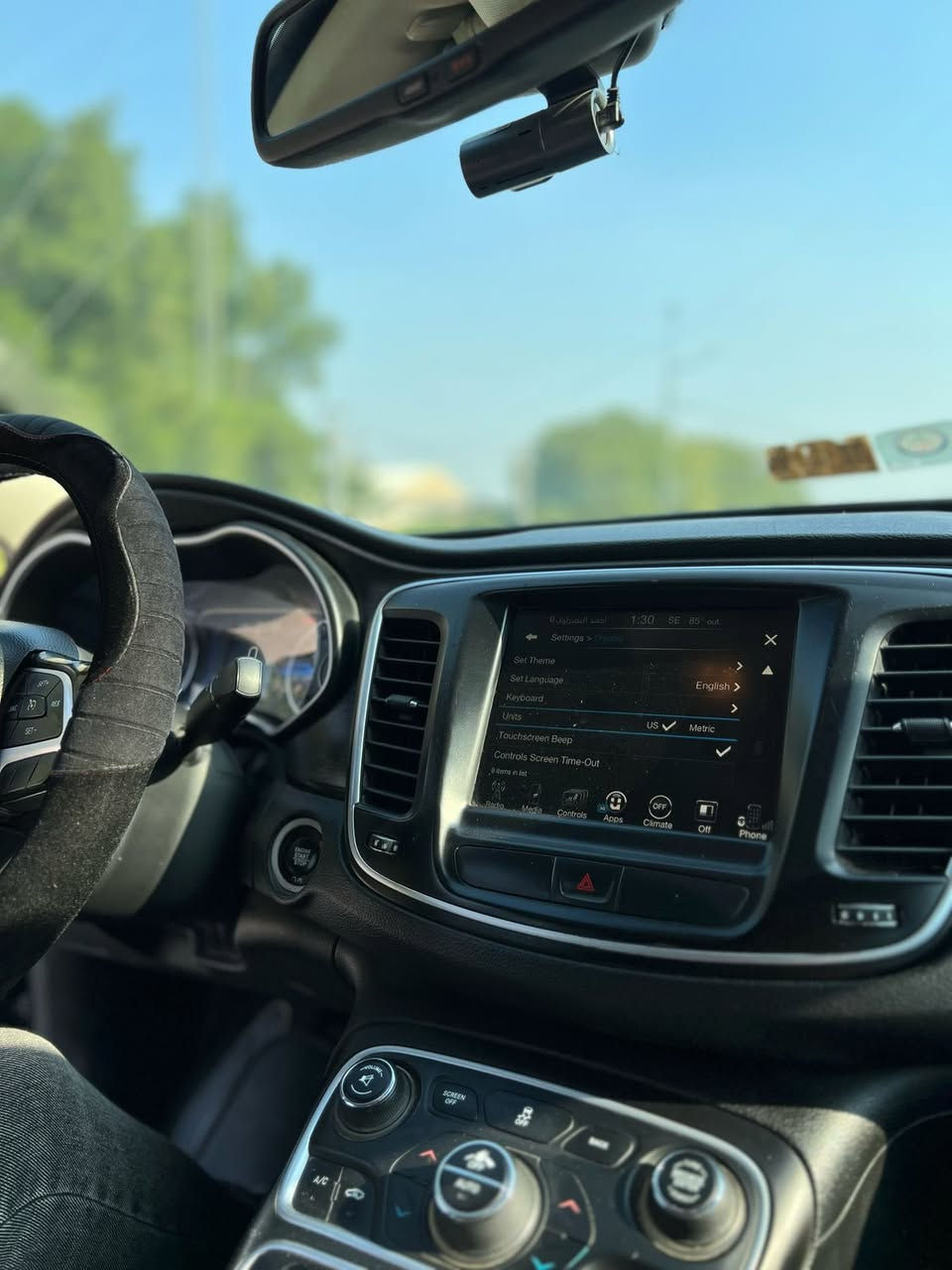 كرايسلر c200 للبيع فقط
رقم أربيل باسمي ضربتها من امريكا صندوق واربع اصابع   الجاملخ الخلفي ايربكات سليمة  مواصفاتها  معروفه عليها برمجة   فتح فصله والسرعه ومراوح الحماوه متعبر ال95
 ومشدود عليها عدسات سعرها 300 ألف 
فقط الصندوق يراد صبغ لونه مامطابق 100‎%‎
التبريد نهايه هذا الموسم وكف 
وبيها كلوب الدهن يشتغل وينطفي. صارله سنه بس اني اكفللكياها تصعد دهن 
حداديه 80‎%‎
مشدود بيها منظومة غاز قبل 5 اشهر تانكي 60 لتر 
السعر 110 دولار وبيها مجال
السيارة في كربلاء  
الاتصال على الرقم ***********
