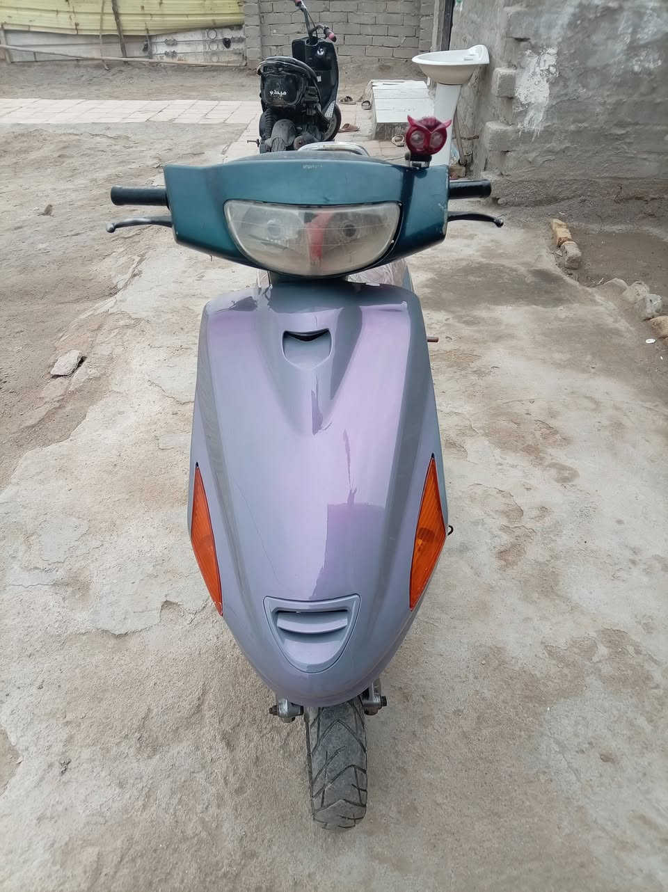 السلام وعليكم دراجه فراشه للبيع
مفتوحه صار يومين من مجفتها دراجه كلها شغاله سلف هندر كهربايات يرادلها بس باتري مكينه ناعمه وحلوه 
سعر 450 وبيها مجال مكاني البصره قضاء القرنه هاذ رقمي راسلني وتدلل ***********
