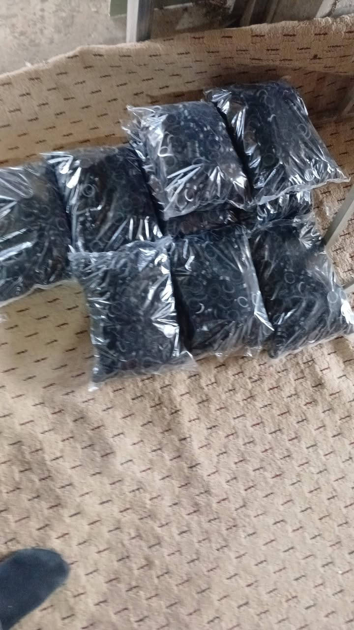 عندي معمل واشر اصطوانات للبيع جمله محتاج وكيل بغداد  *********** واتس
